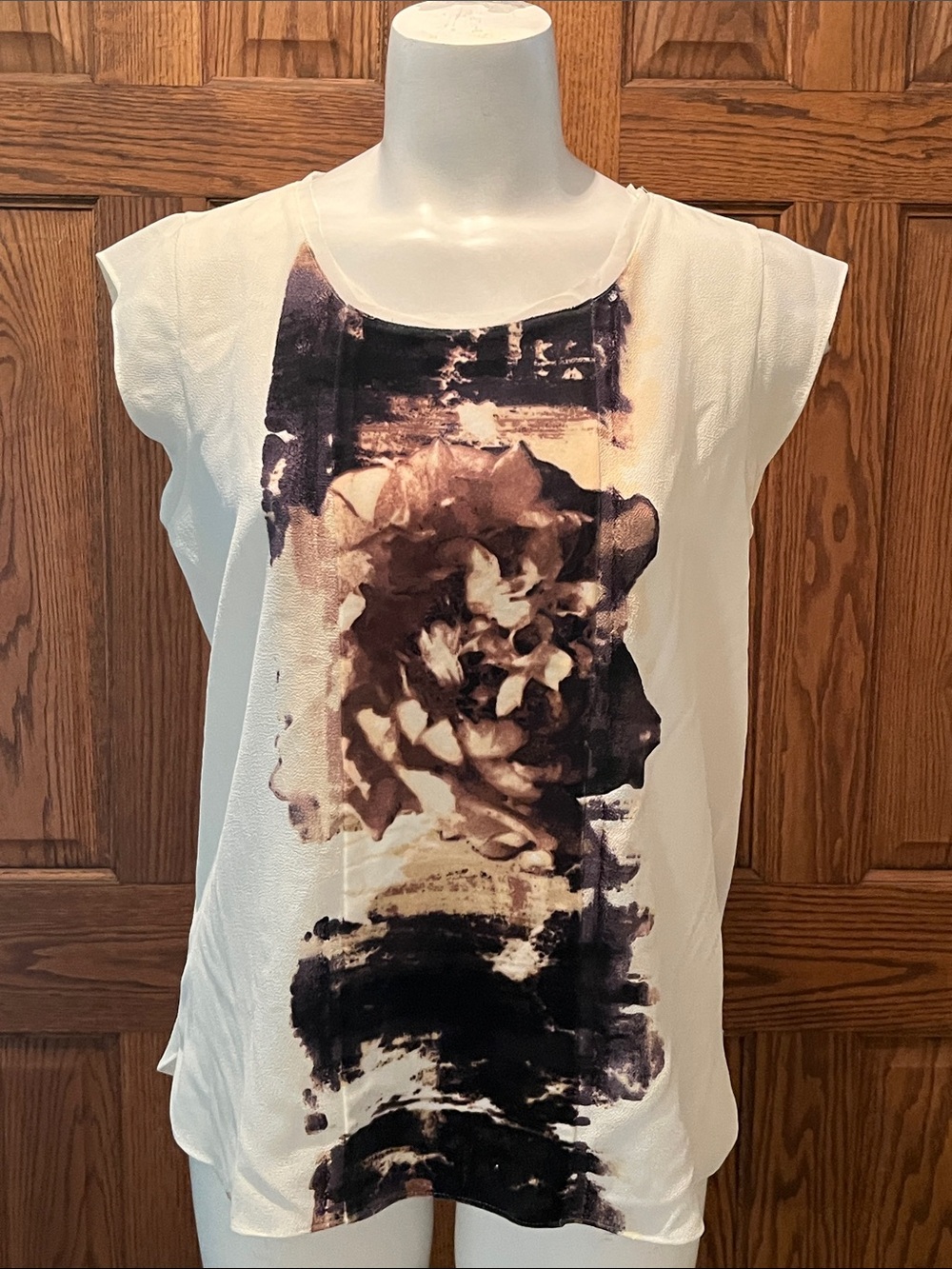 Simply Vera Vera Wang vintage looking rose on lightweight blouse PL